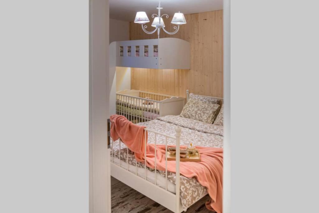 Provensalsky Rodinny Apartman Mandolina ボイニツェ エクステリア 写真